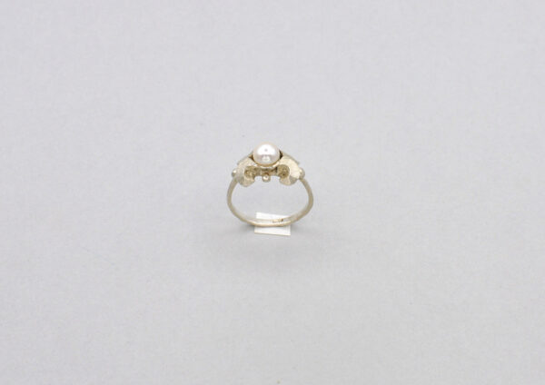 FAIRY TALES - Snow White - Silberring mit Akoyaperle, im Shop