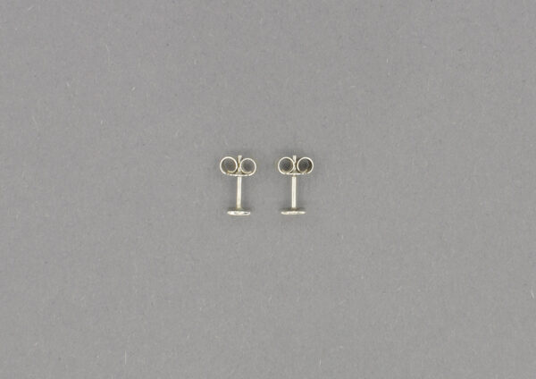 HÄMMERED - Studs 1 - Ohrstecker aus Silber, im Shop