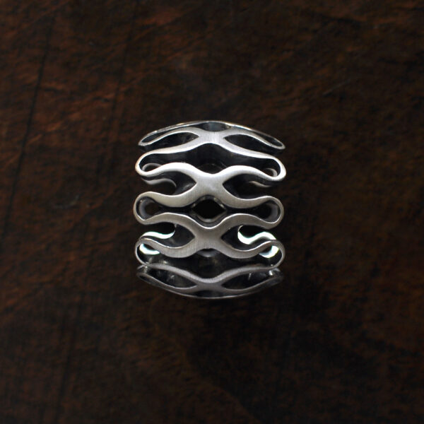 Silberring WAVE aus der DARK STARS Kollektion