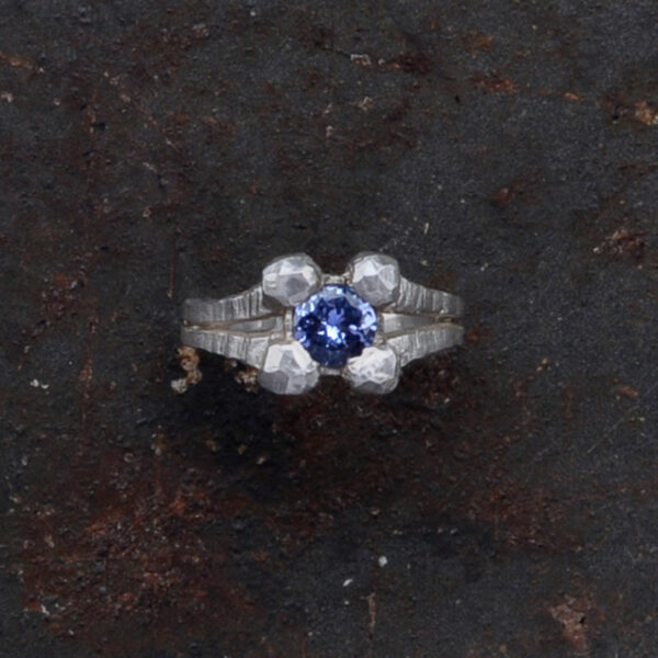 FAIRY TALES - Princess - Silberring mit Tansanit im Shop