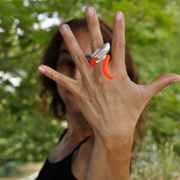 Silberring ROCKET aus der OTHERS Kollektion, angezogen