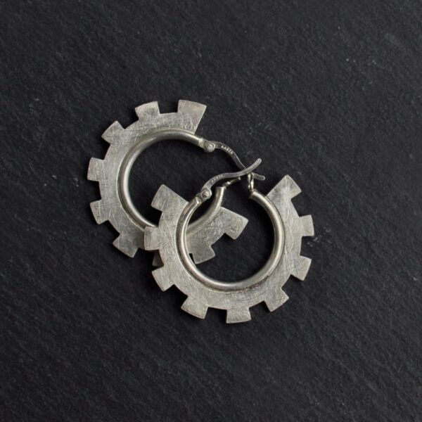 Ohrringe NAGUAL , mittelgross, silber aus der OTHERS Kollektion