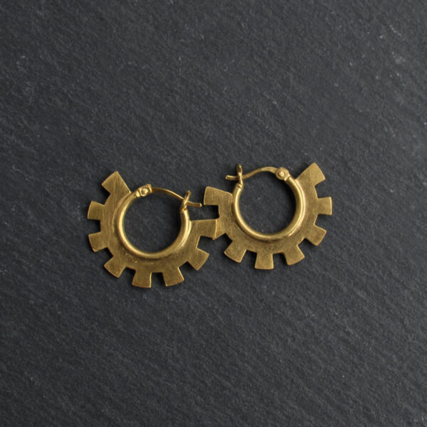 Ohrringe NAGUAL, klein, silber, vergoldet aus der OTHERS Kollektion